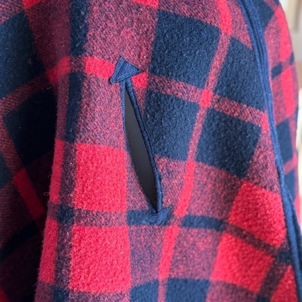 Vintage Mid Century Reversible Wool Plaid Ideal Cape - Picture 11 of 16